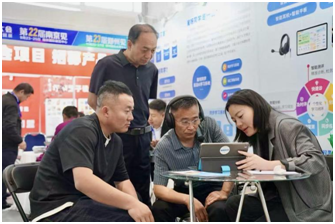 翼呀同学亮相教育科技展 创新驱动英语学习新发展